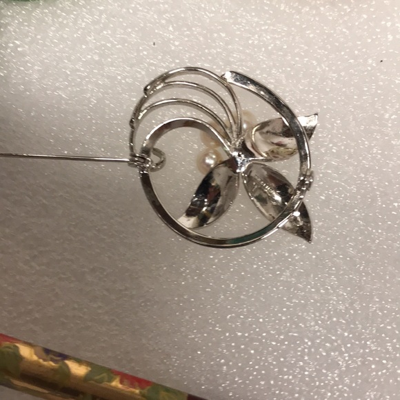 Vintage SILVER w real PEARLS STERLING SILVER brooch designer etched filagree - Picture 12 of 12